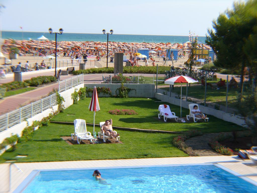 Residence Panorama Apart Hotel Bibione Exteriör bild