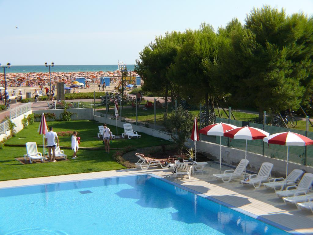 Residence Panorama Apart Hotel Bibione Exteriör bild